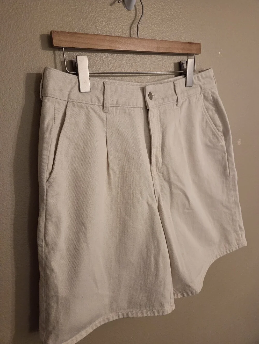 J.CREW Oatmeal Tan Single Pleat Long Pockets Minimalist Denim‎ Shorts Women's 29